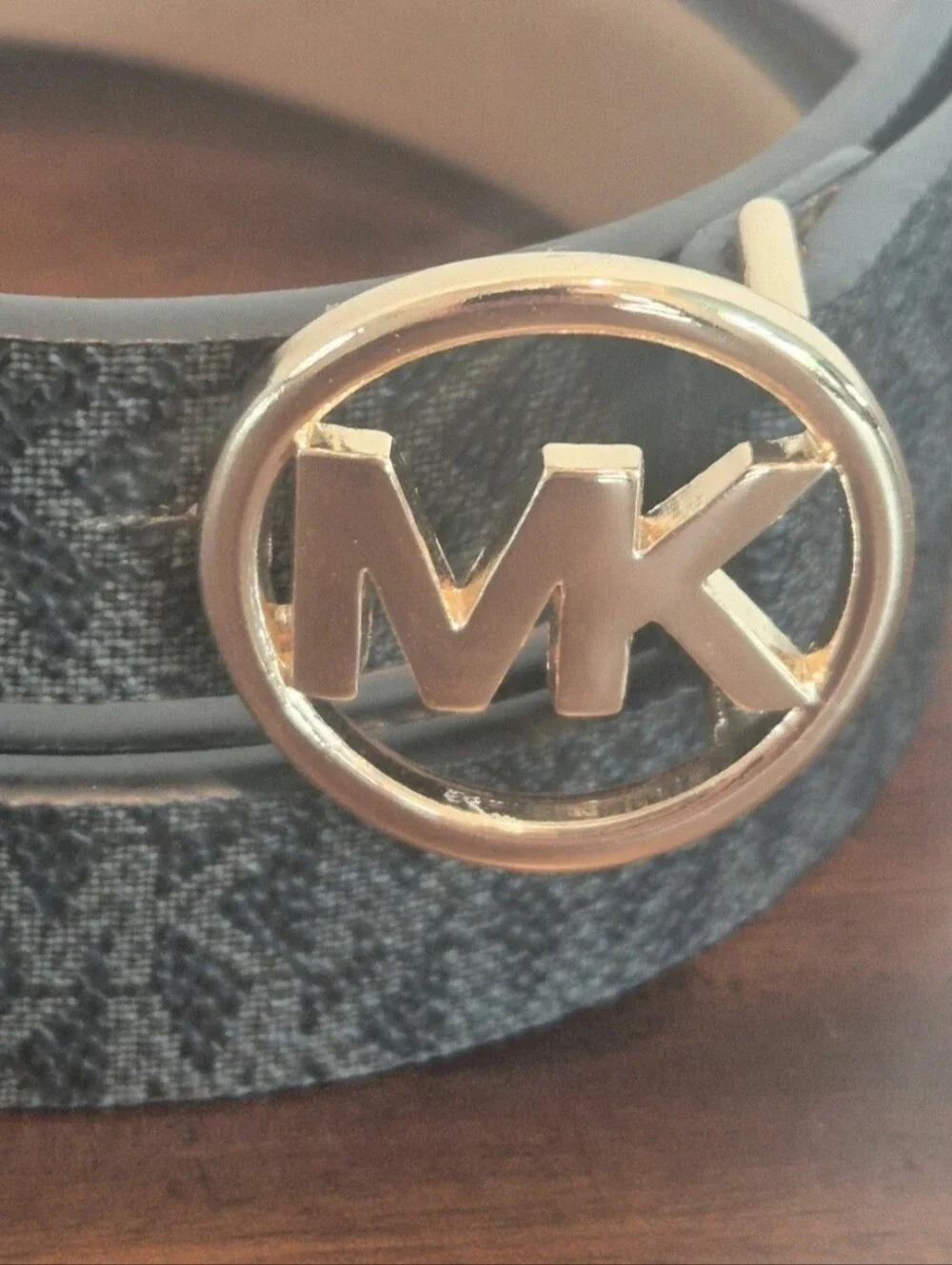 Authentic Michael Kors women Gray logo belt gold buckle 42in .